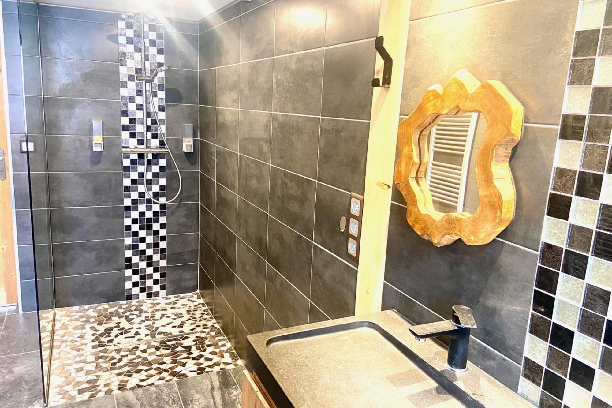 220M Apartment With Terrace For 14 People Saint-Jean-de-Maurienne Exteriör bild